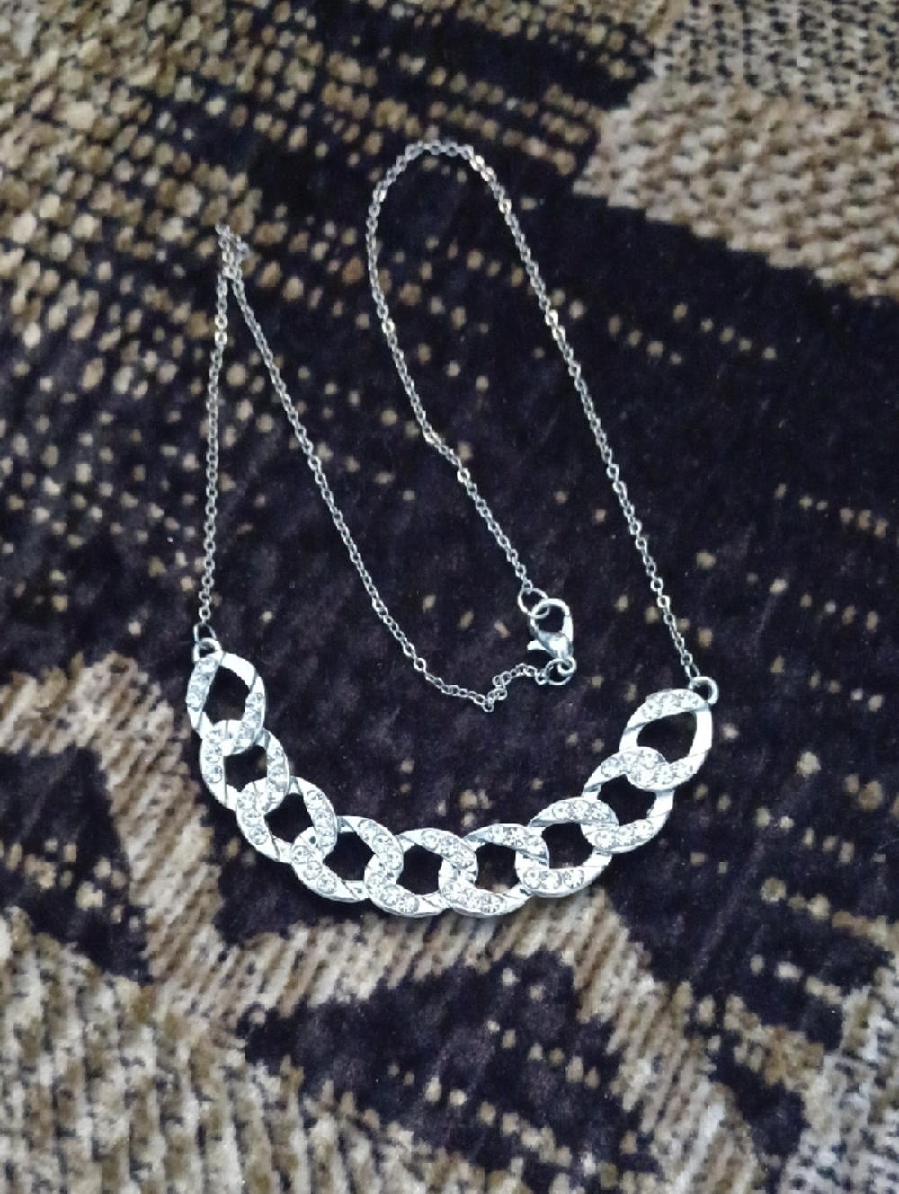 4/$80 Elegant Silver Link Rhinestone Necklace